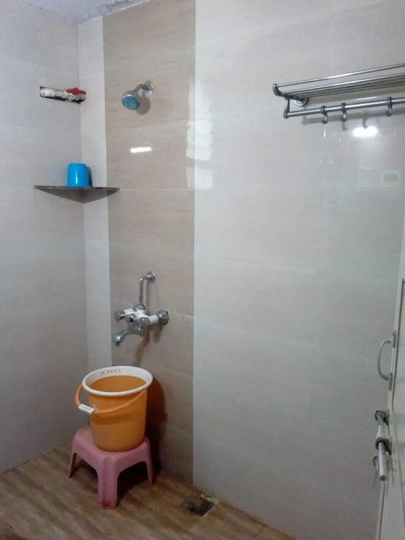 Iroomz Chalukya Residency