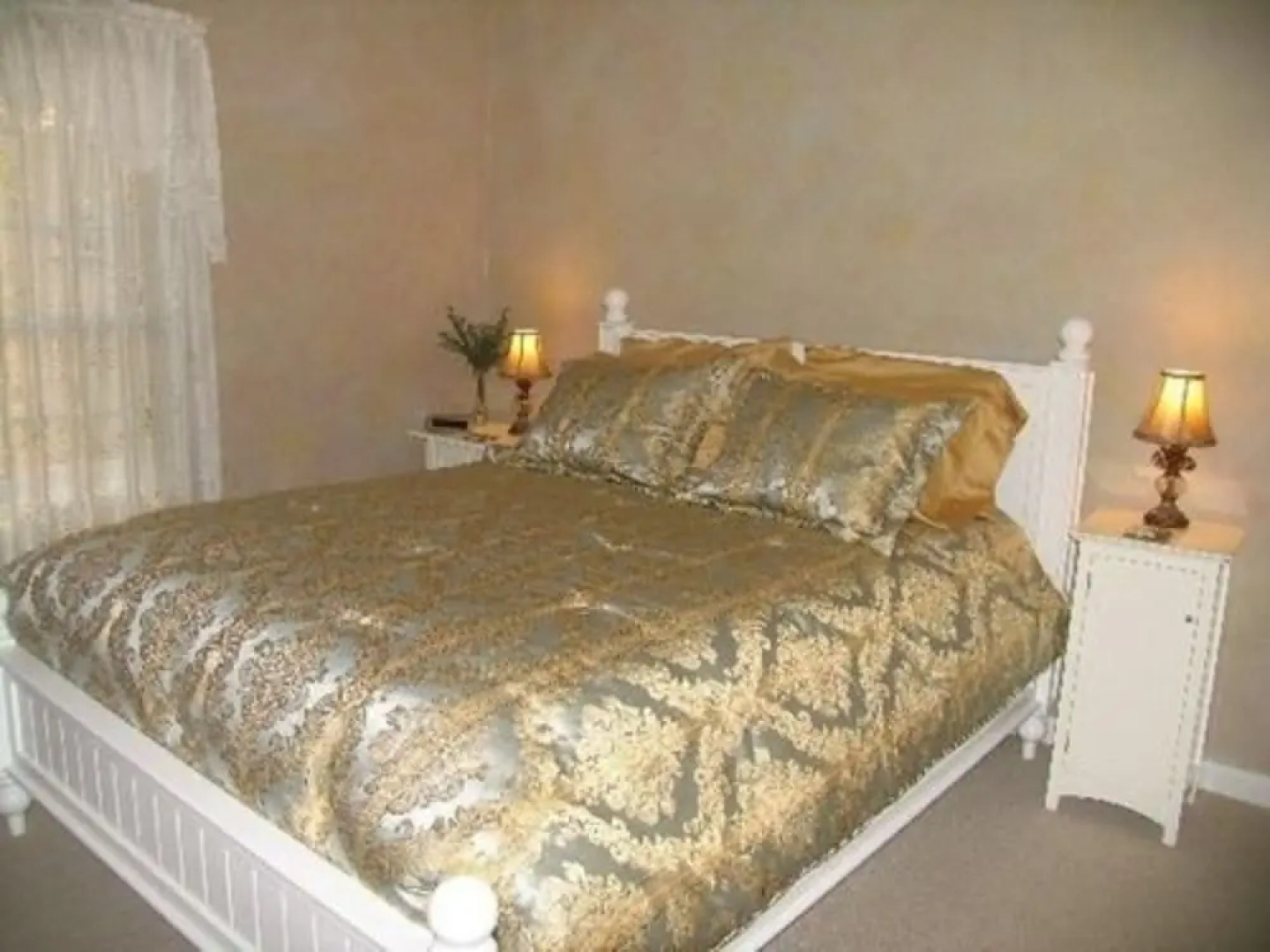 Kite Hill Vineyards Bed & Breakfast