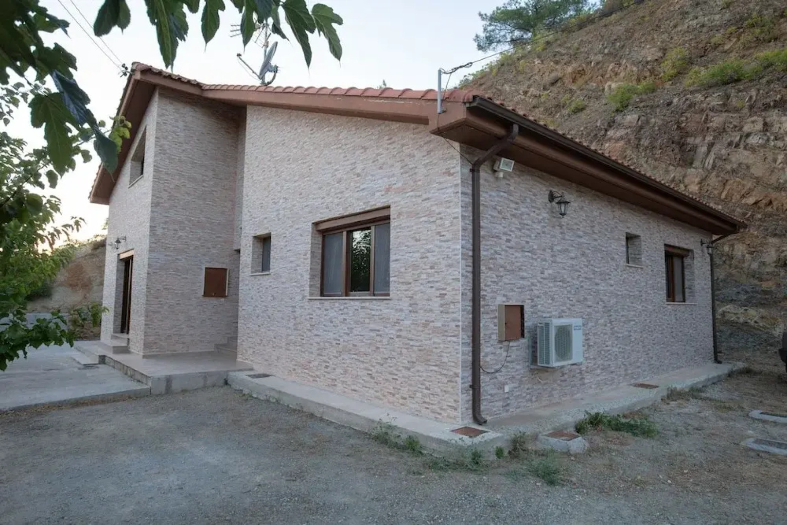 Satori Hut - Hostel