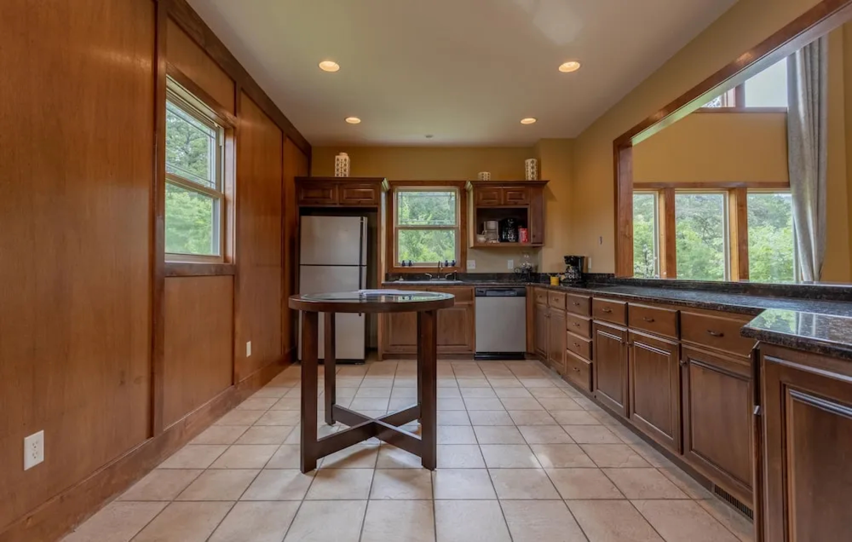 Classy Canyon Retreat - 5 Br Home