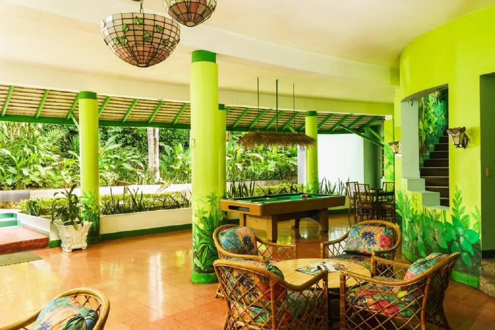 Doctors Cave Beach Hotel