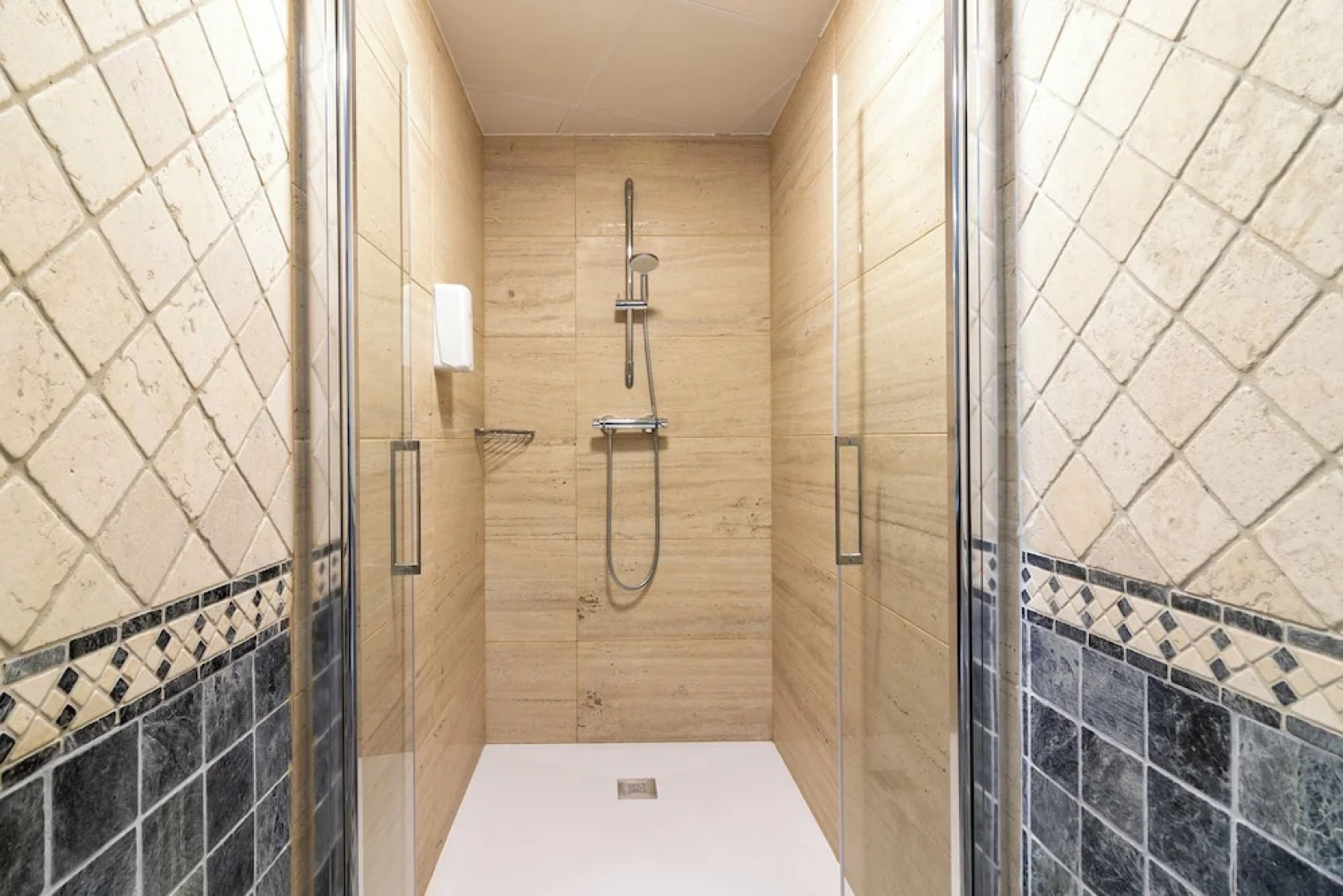 Apartamentos Avenida Tropical by Bossh