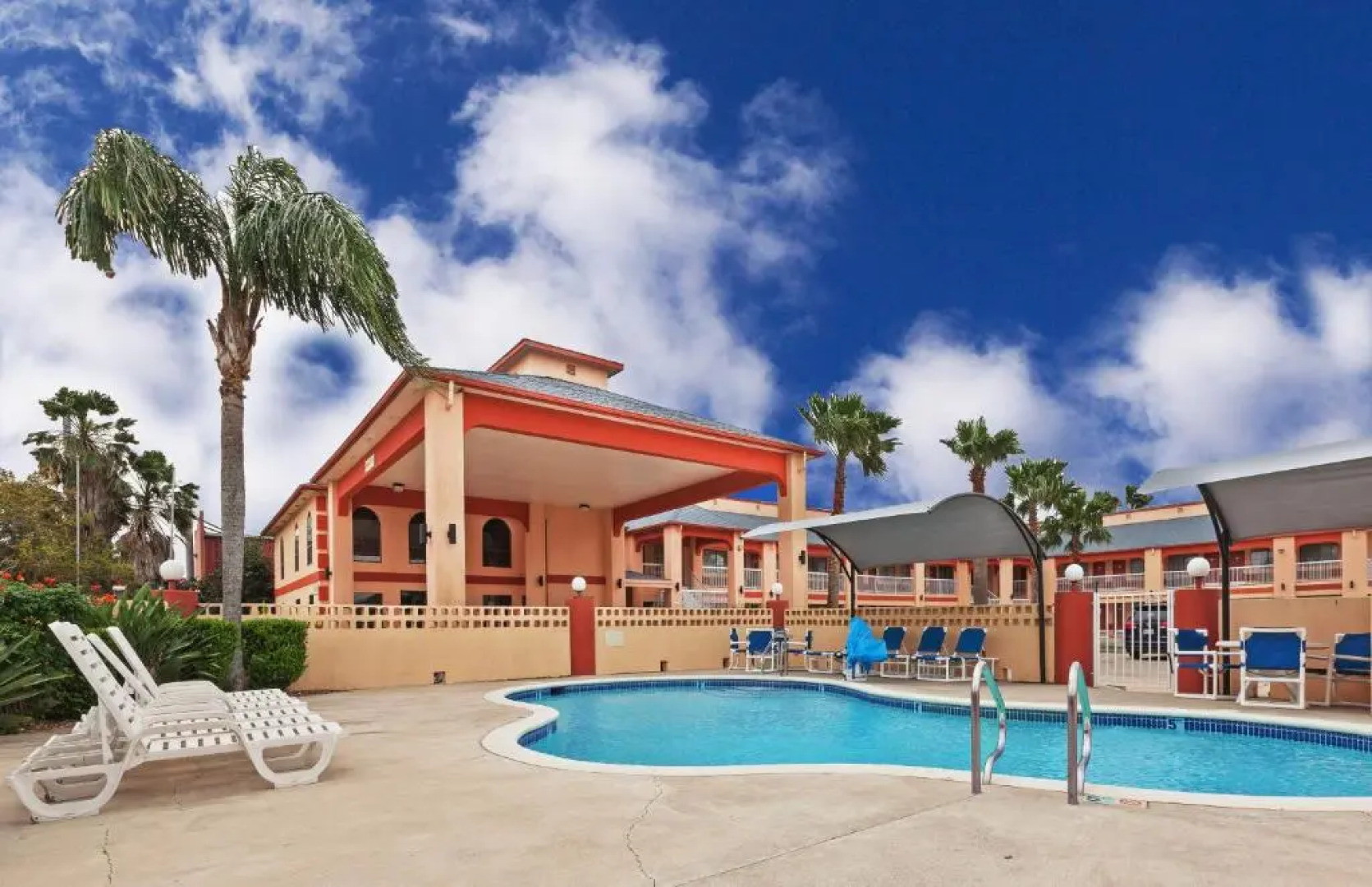 Texas Inn & Suites Raymondville