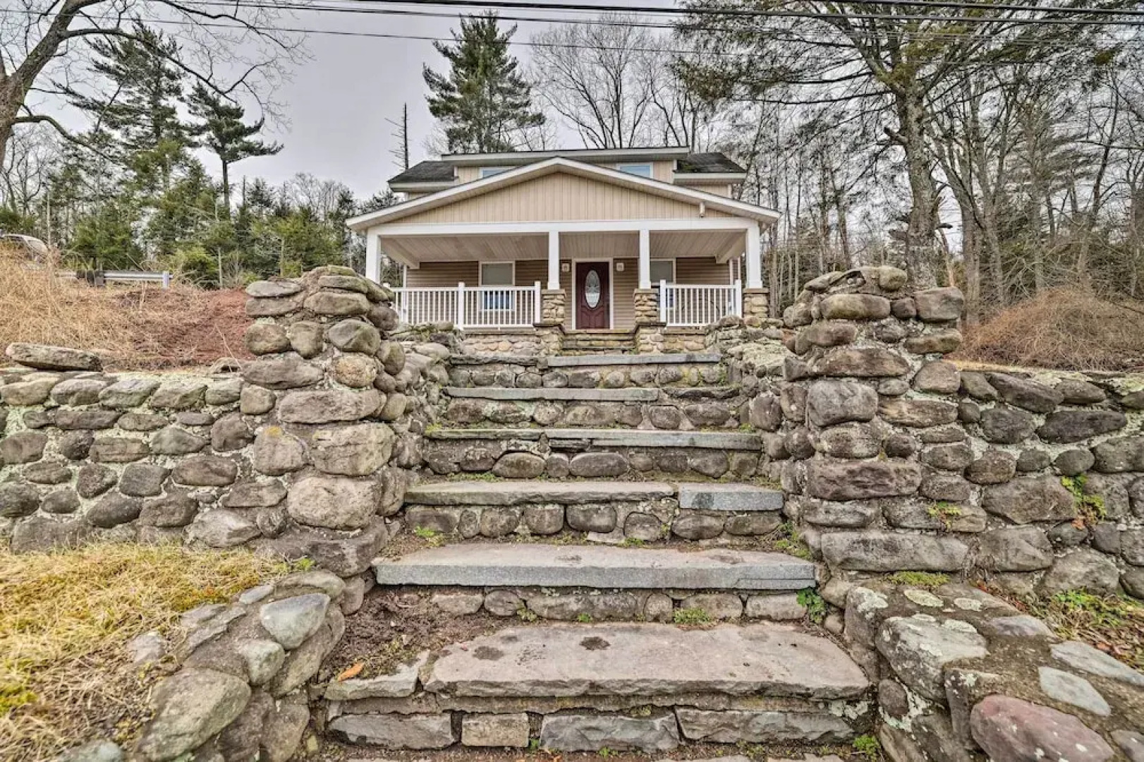 Scotrun Home Centrally Located to Area Resorts