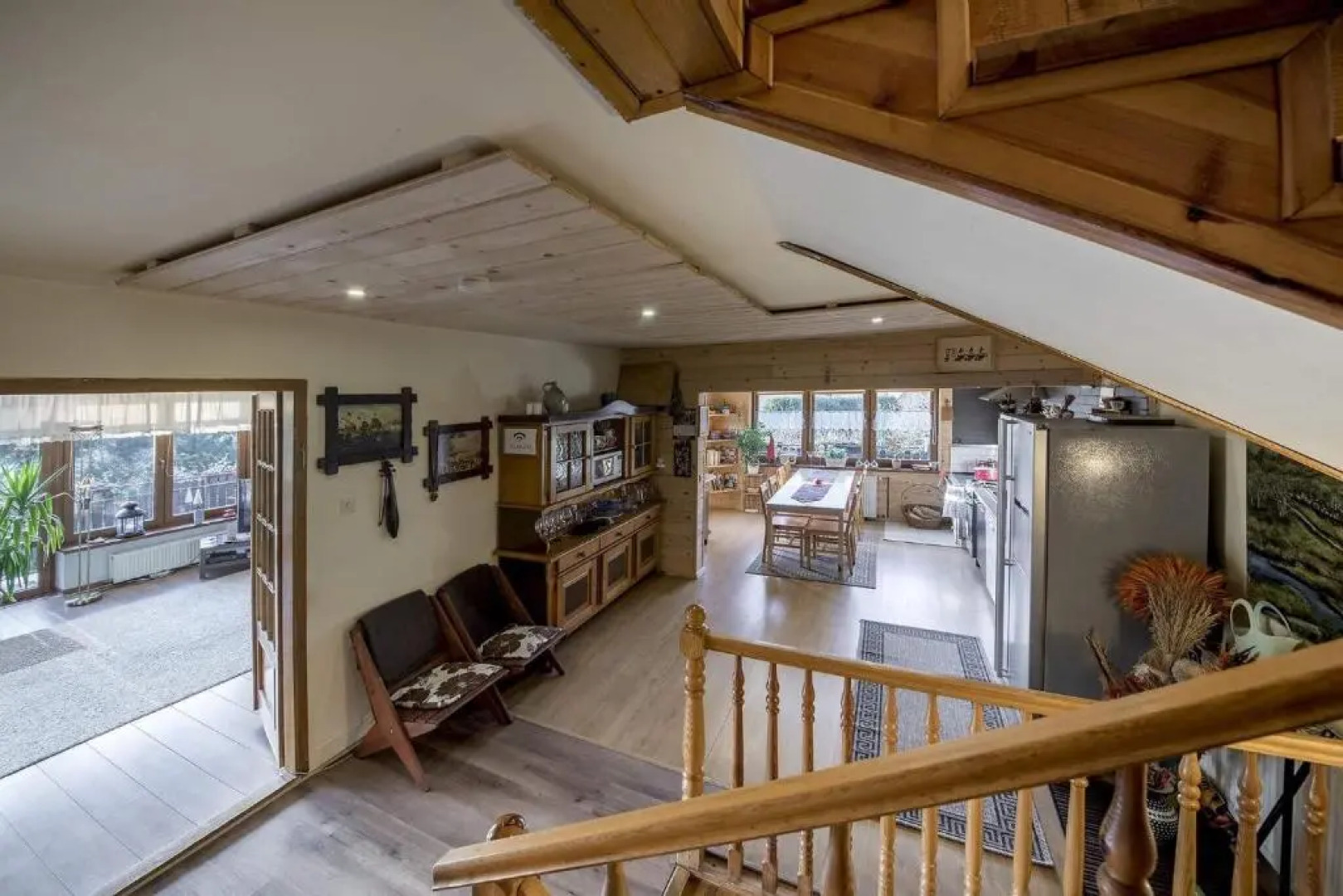 Willa Karolinka Stróża