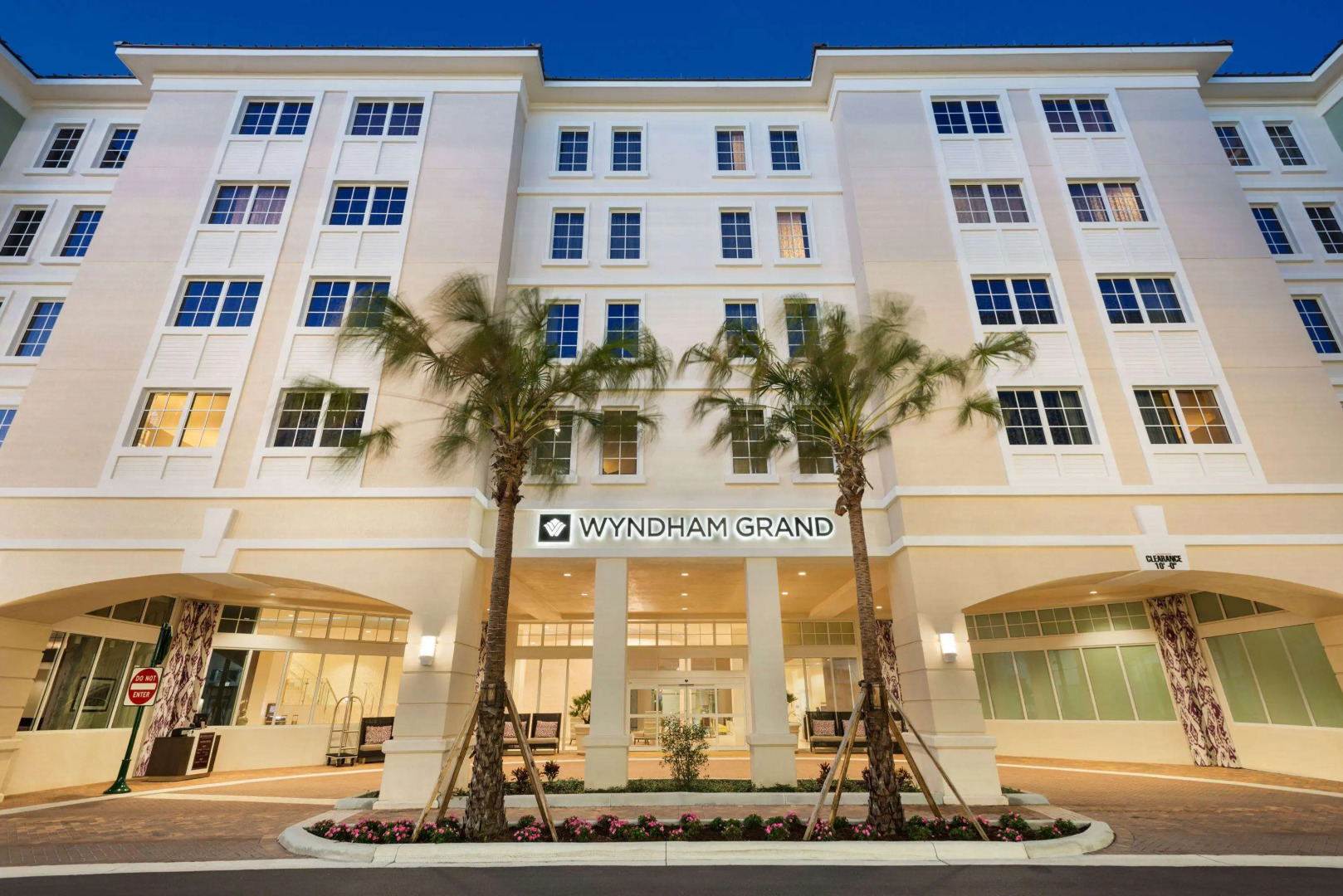 Wyndham Grand Jupiter at Harbourside Place