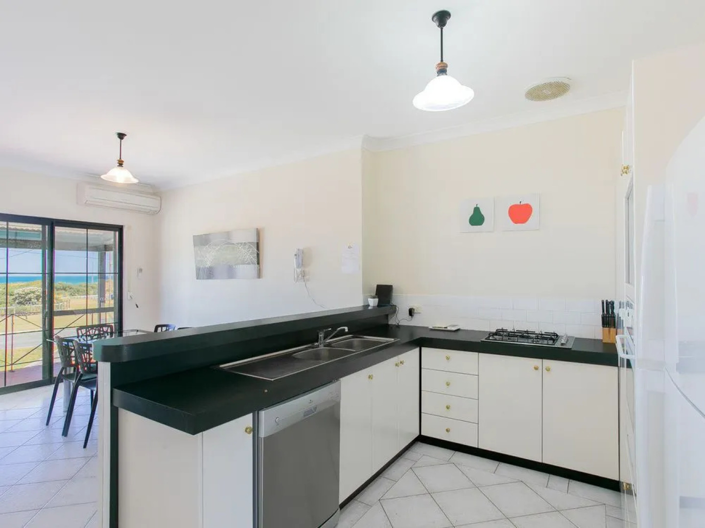 Beach Rd Villas by Rockingham Apartments