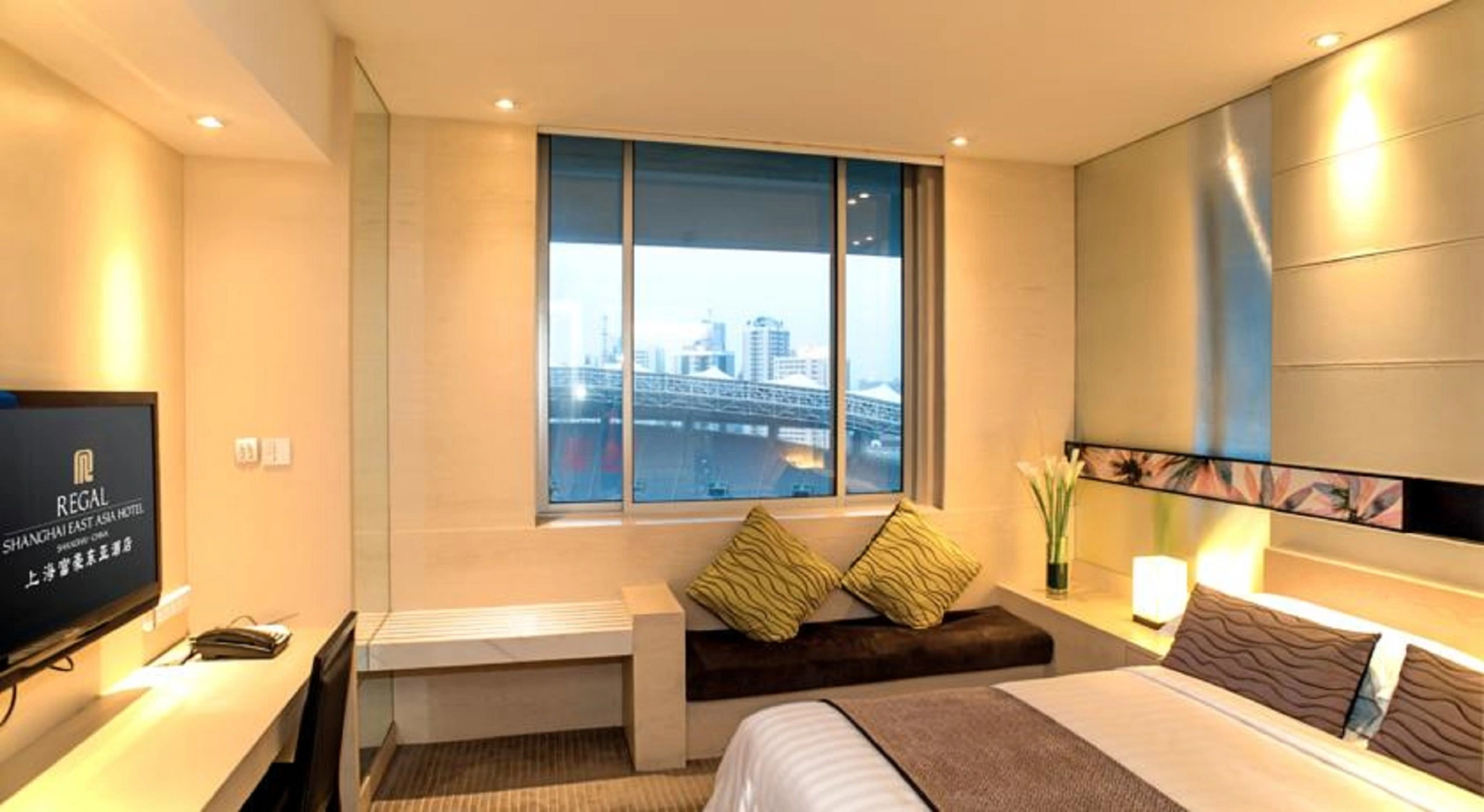 Regal Shanghai East Asia Hotel