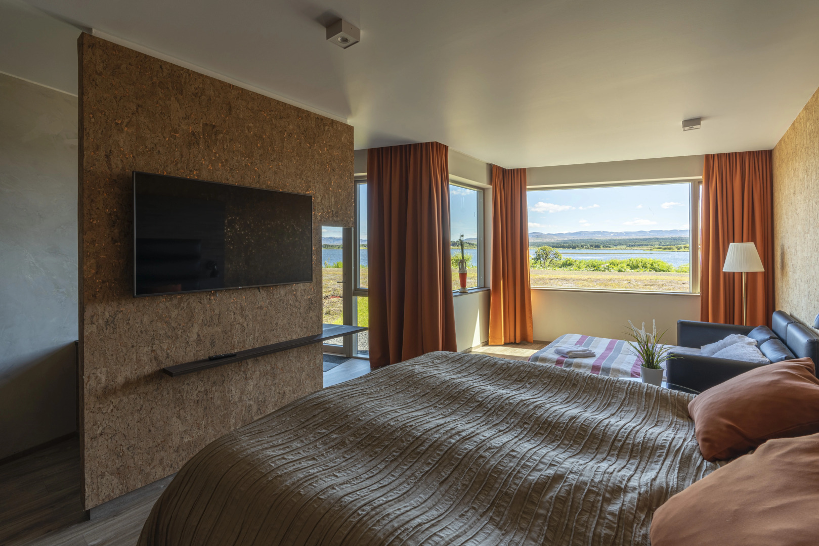 Hotel Kriunes - A city hotel by the lake