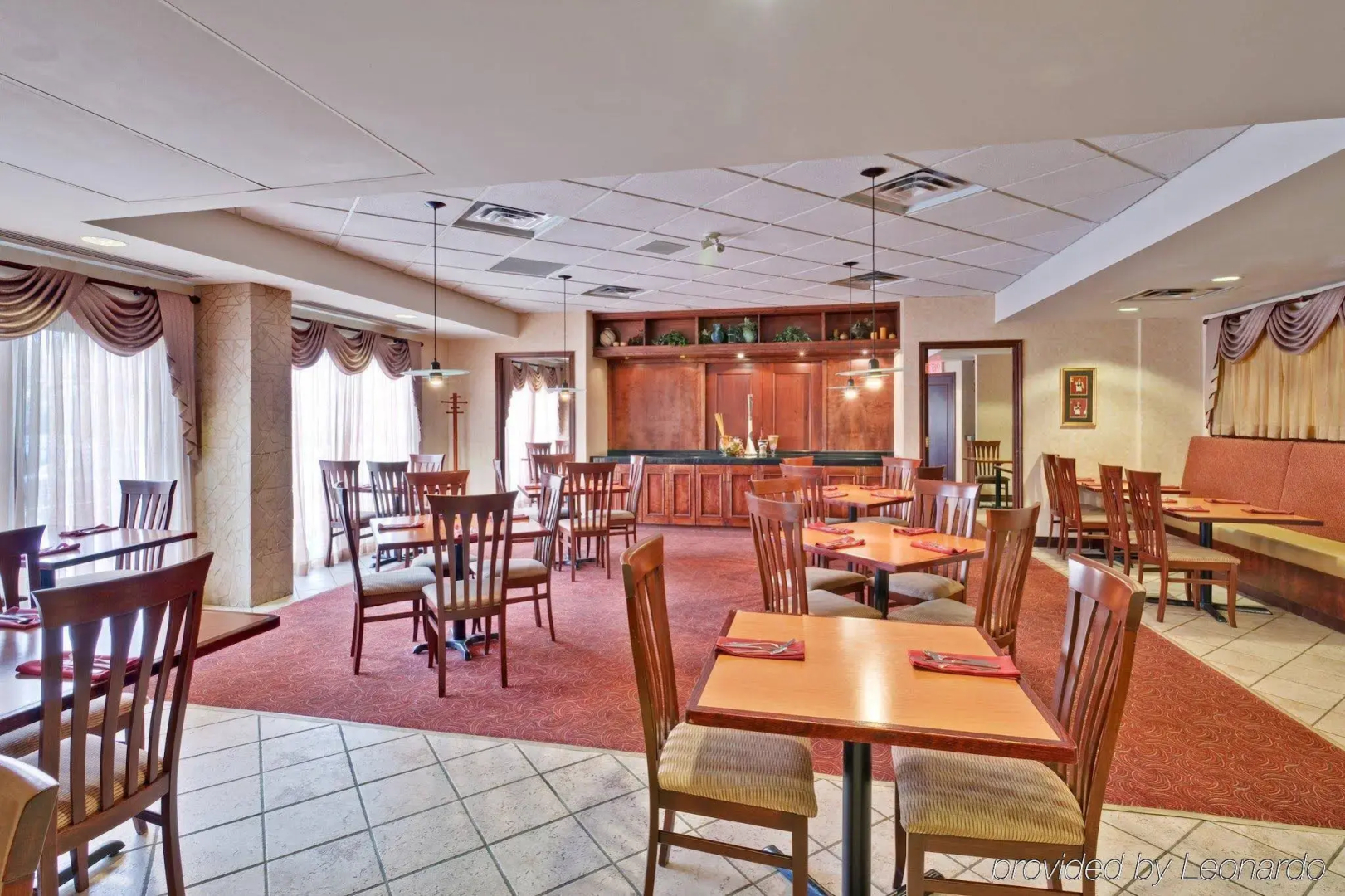 Holiday Inn Express & Suites Mississauga-Toronto Southwest by IHG