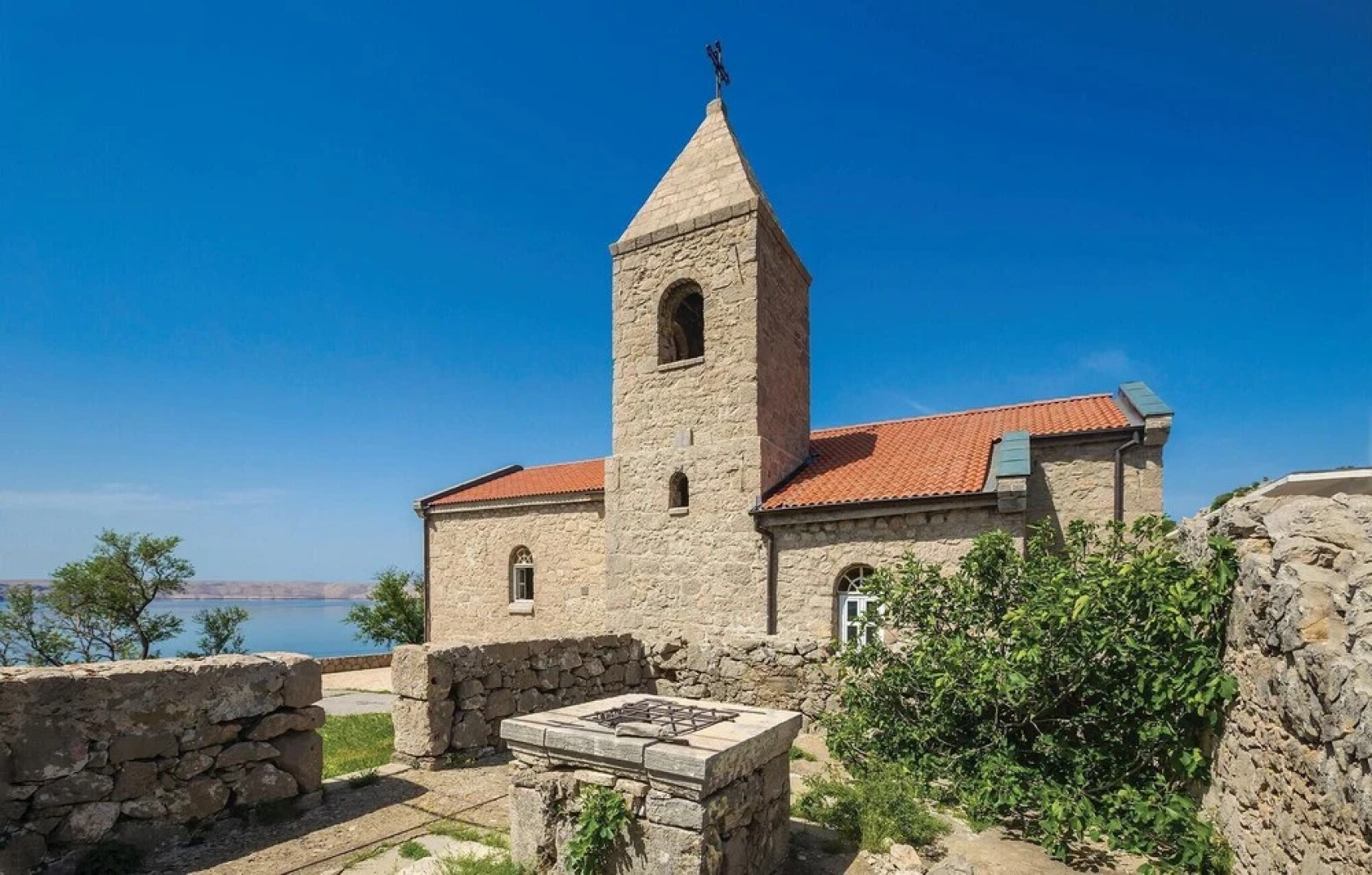 Stunning Apartment in Lukovo Sugarje With 3 Bedrooms, Wifi and Outdoor Swimming Pool