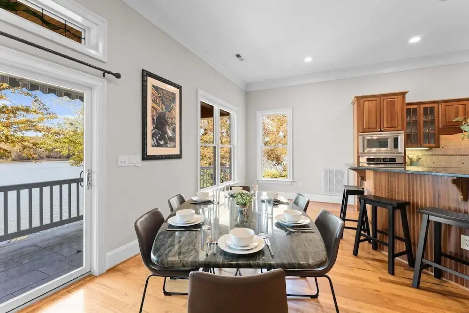 Sunset Pointe by Avantstay Waterfront, Beach, Fire Pit Sleeps 14 5bdr 4BA