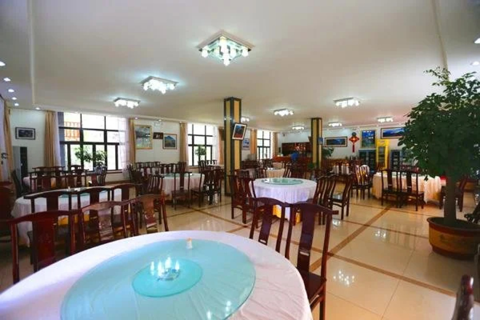 Shangri-La Balagezong Shuizhuang Hotel