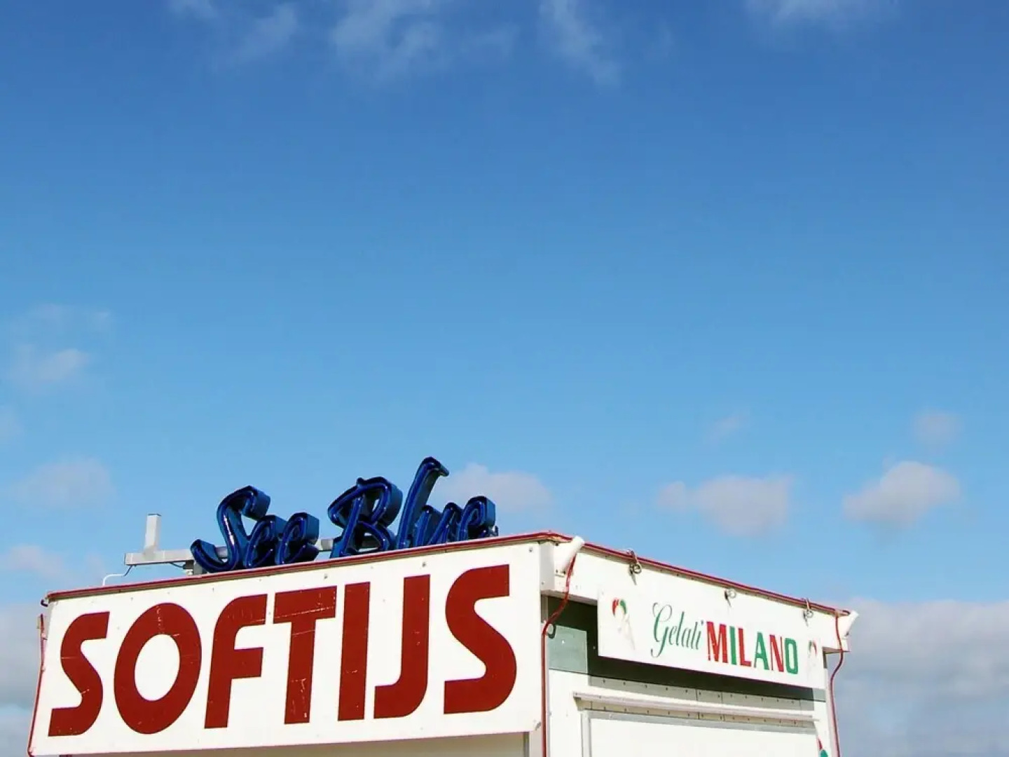 Spacious and Comfortable Holiday Home in Modernised Drive-in House