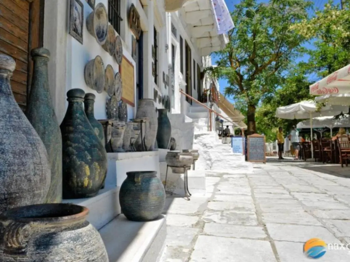 apeiranthos traditional stone house