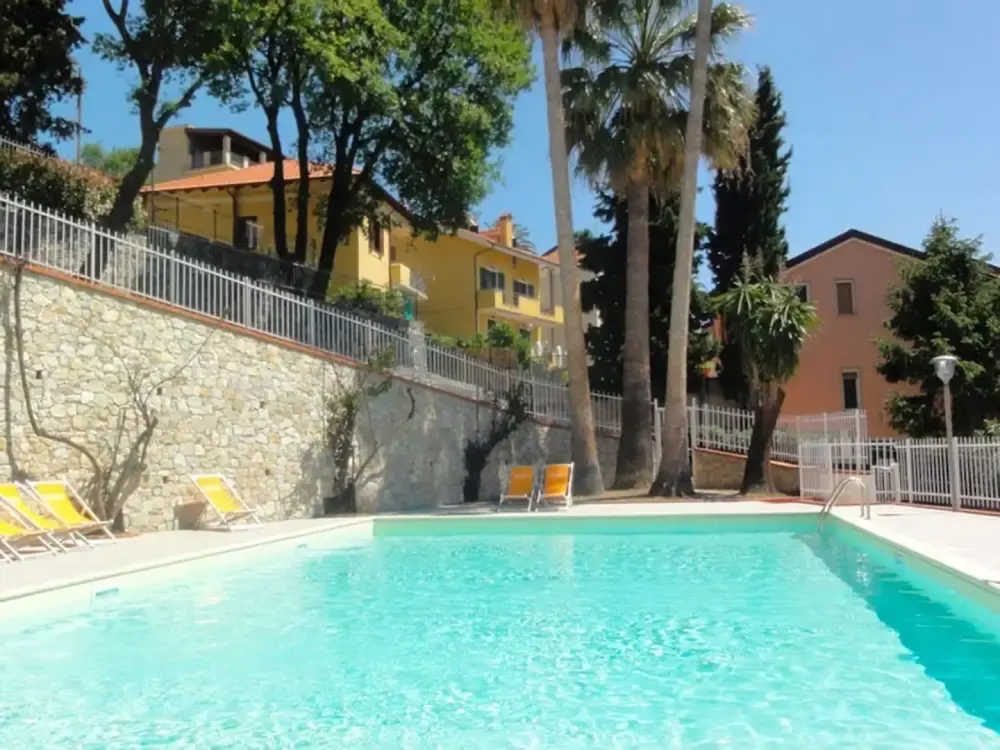 Residence Dei Fiori Pietra Ligure Two-room Apartment 5 People Comfort