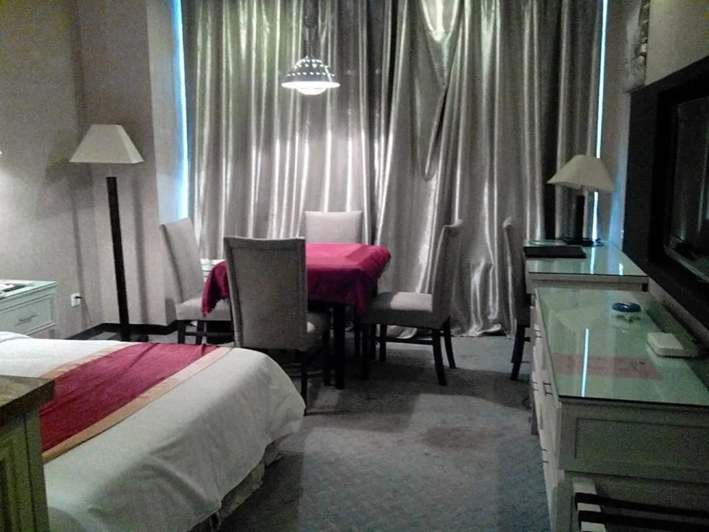 Yongli Holiday Hotel