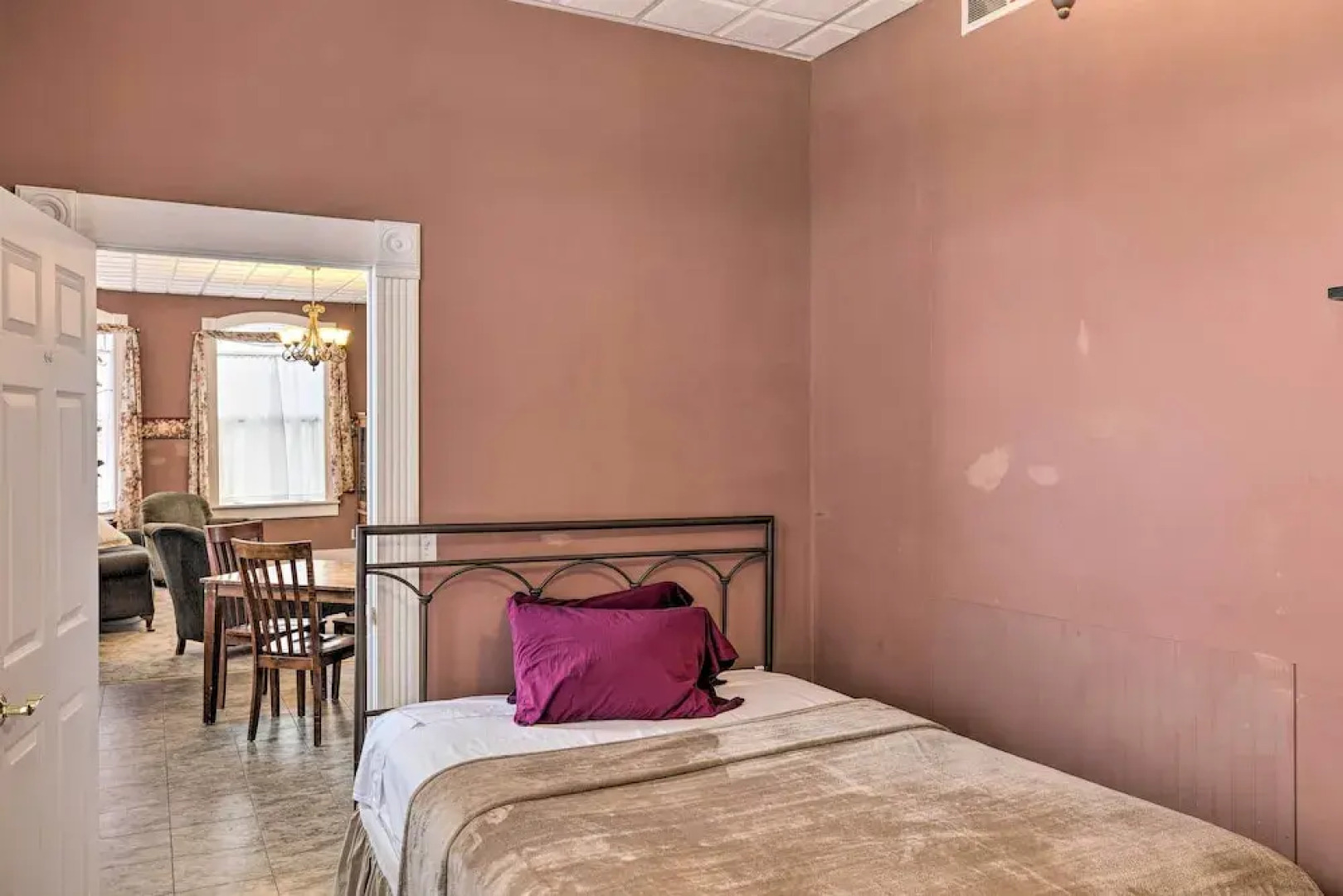 Pet-friendly Apt: Walk to Missouri River!