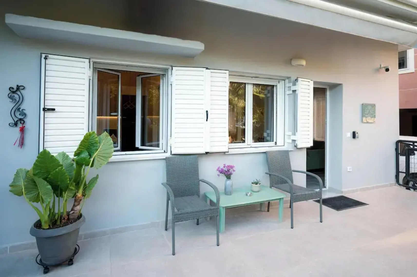 Peacock's Apartments