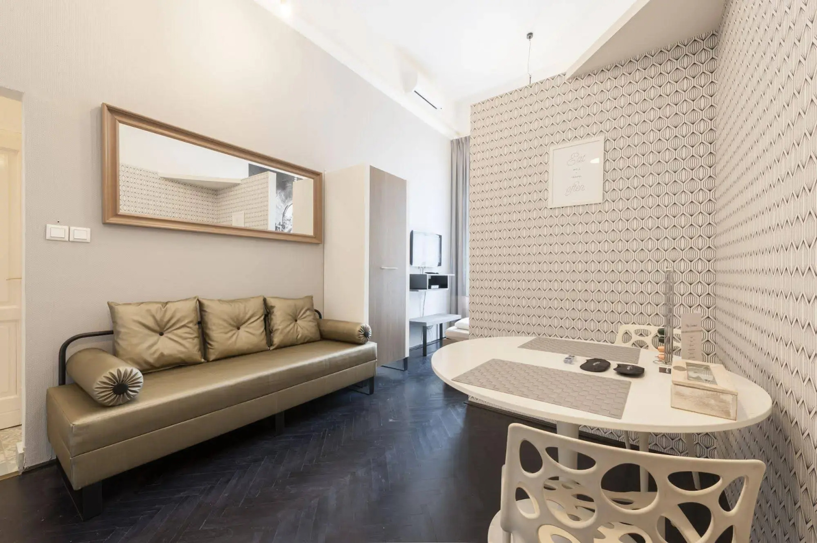Play Apartments