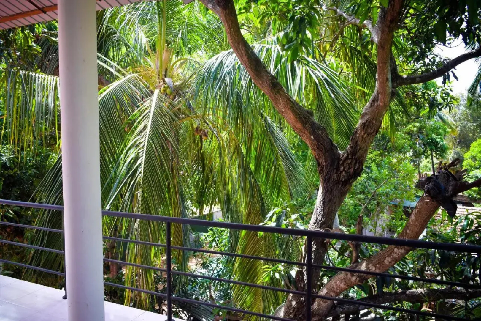 Vishmee Holiday Inn