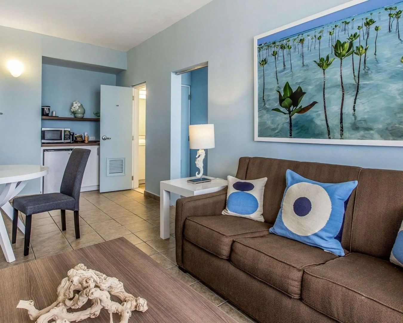 Comfort Inn & Suites Levittown