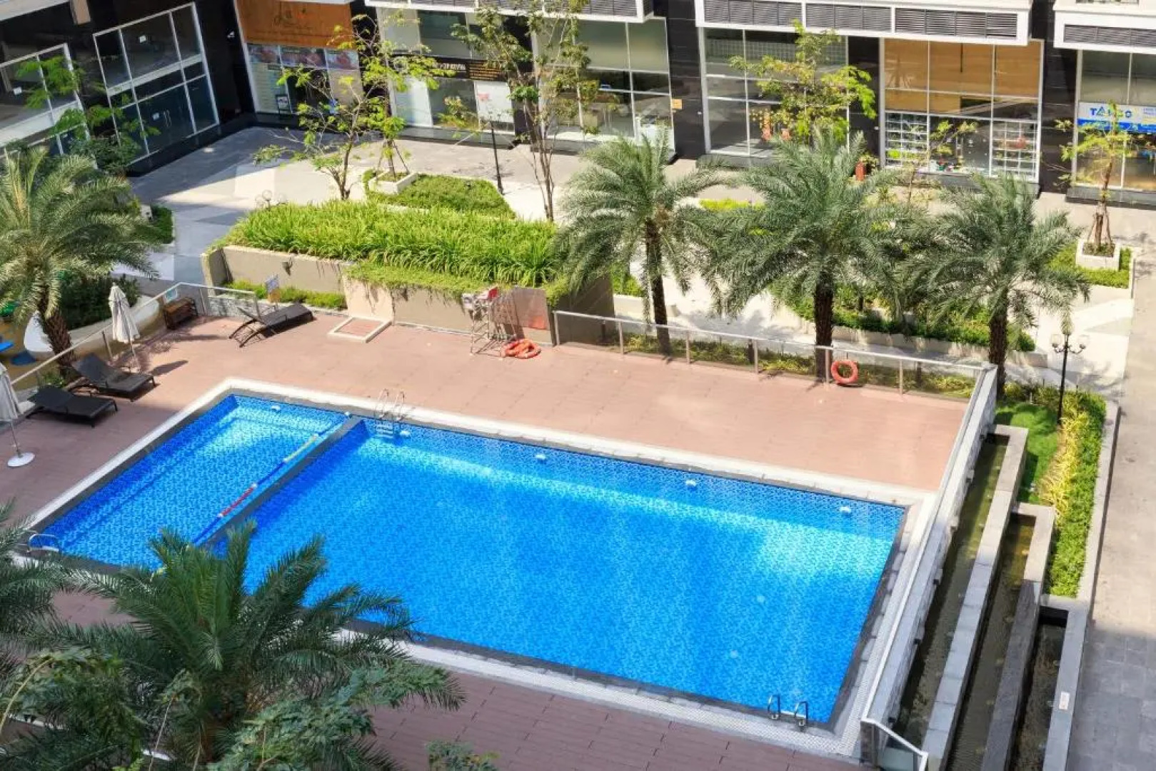 Sky Center Near Airport