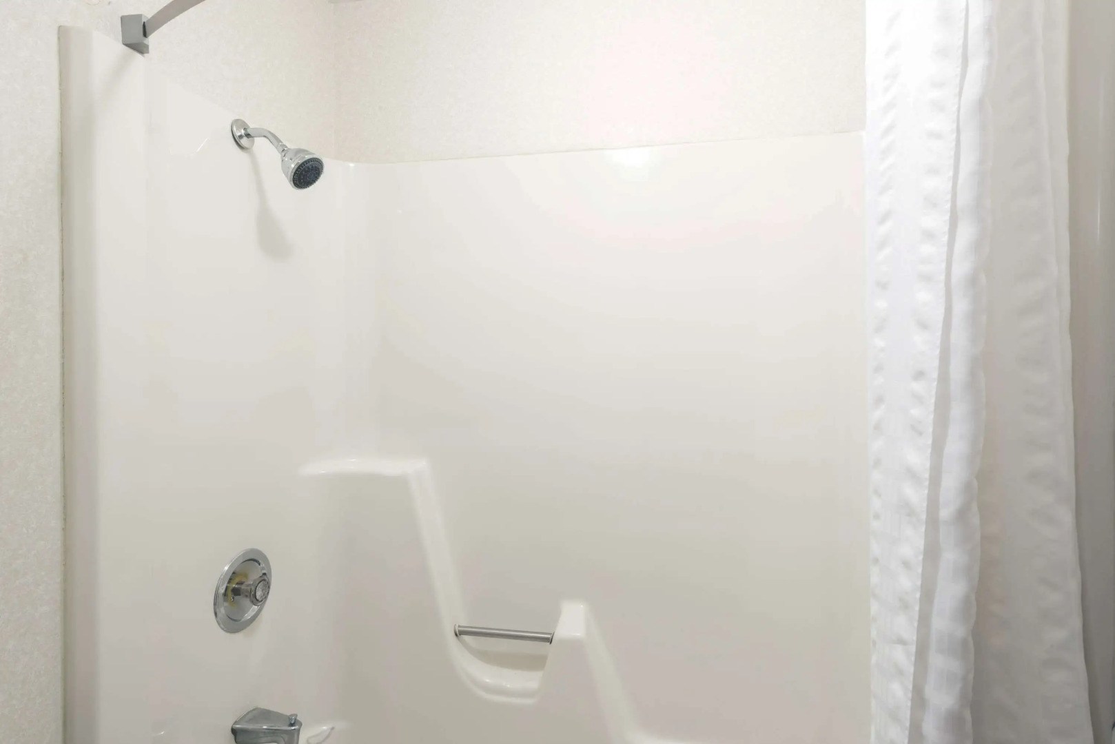 Super 8 by Wyndham White River Junction