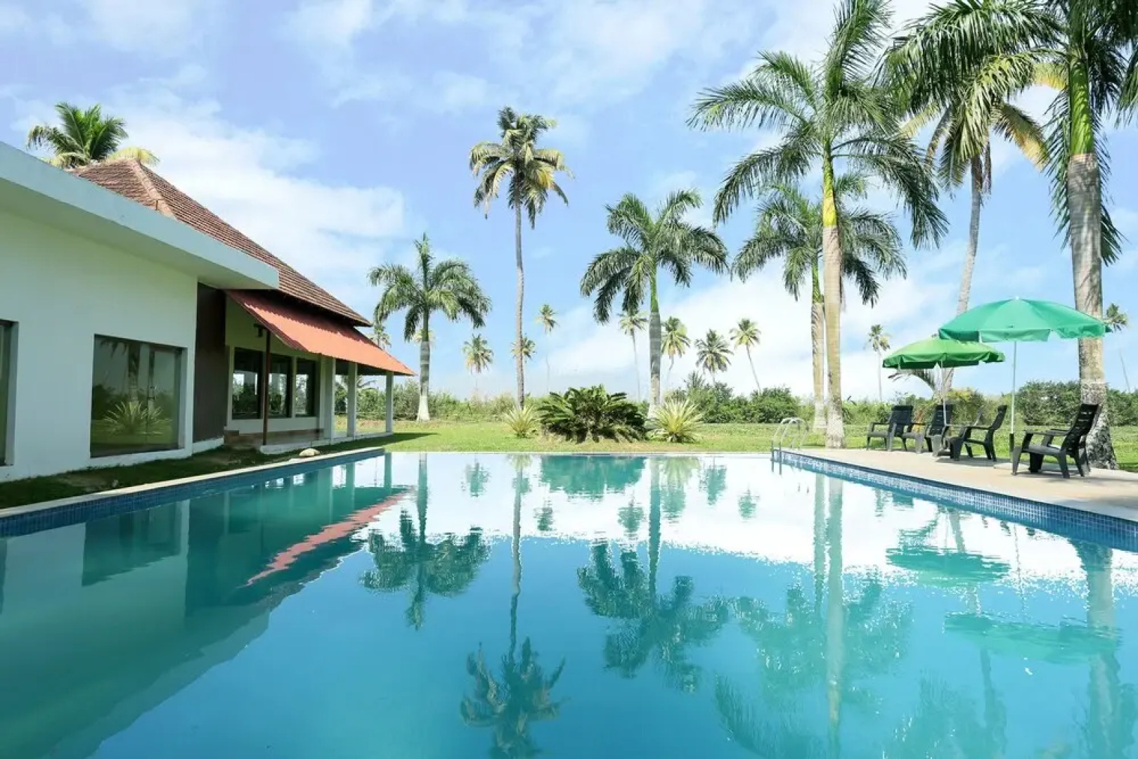 OYO 26874 Manor Backwater Resort