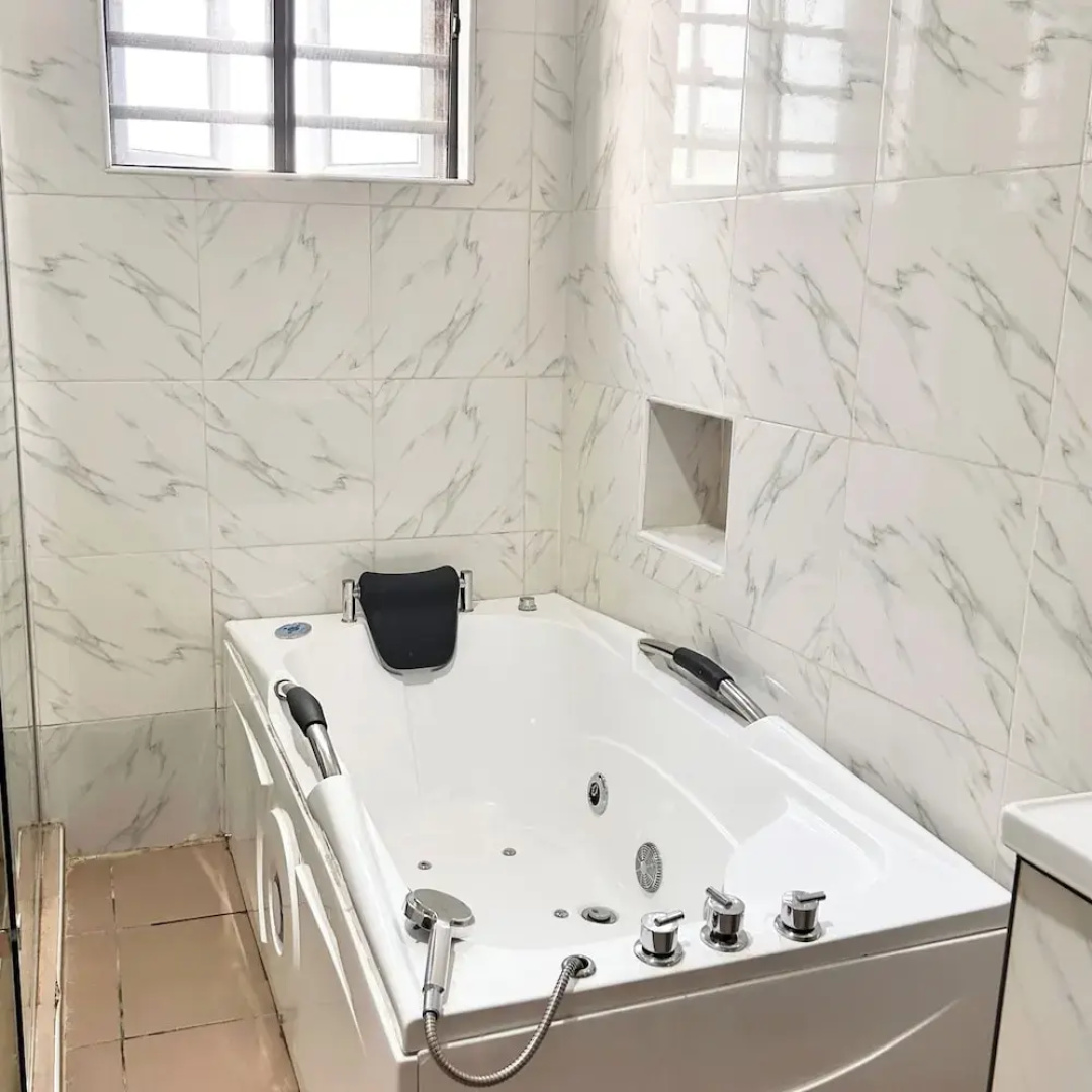 Luxury Shortlet Apartment LBS, AJAH