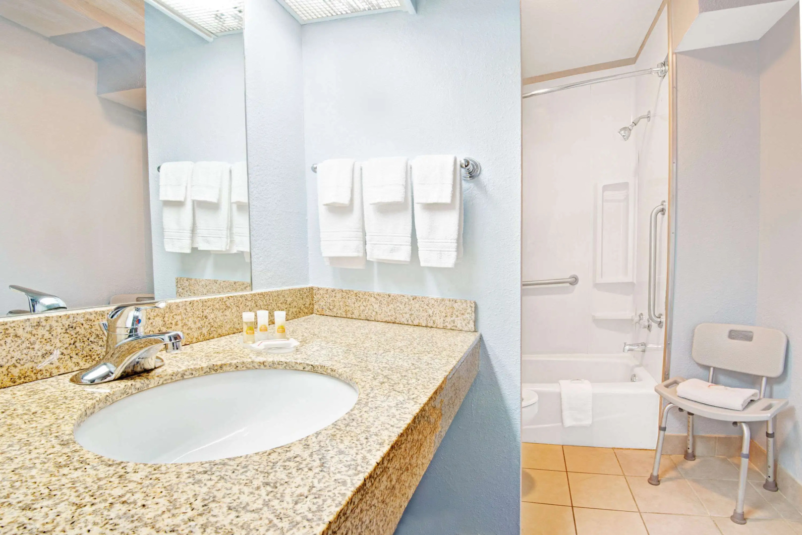 Days Inn by Wyndham KU Lawrence