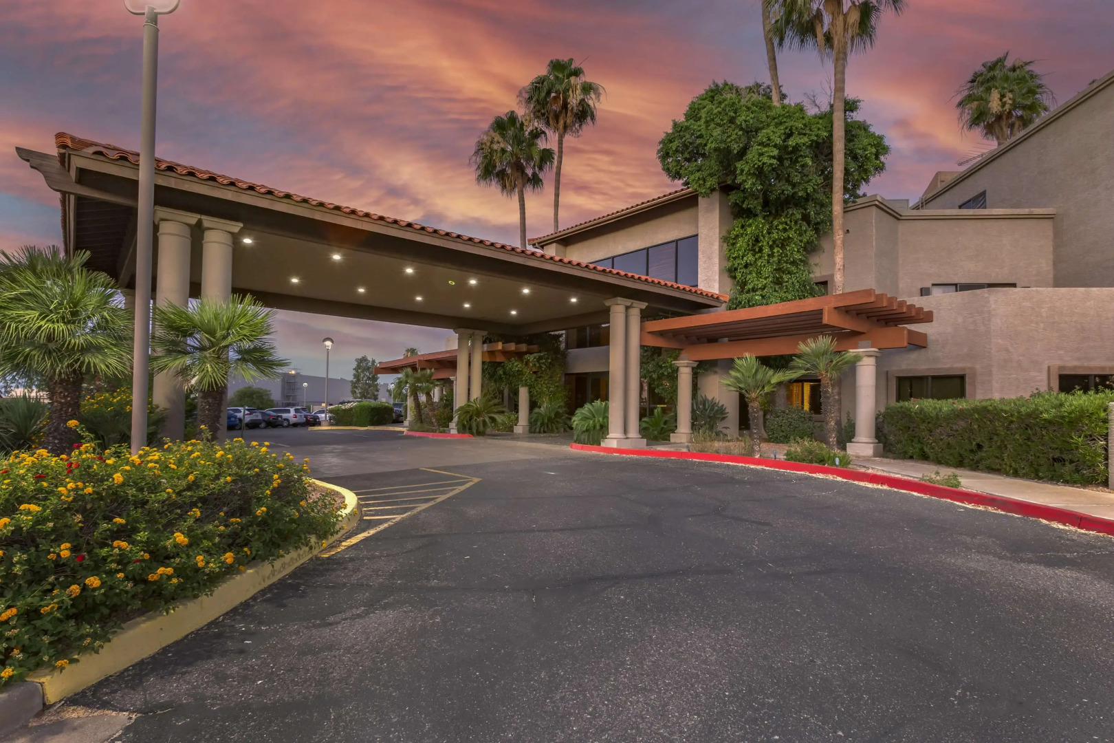 Best Western Plus Scottsdale Thunderbird Suites