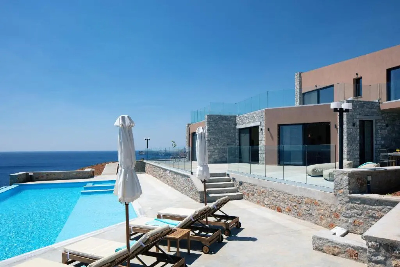 Seafront luxury villa with infinity pool & devine views!