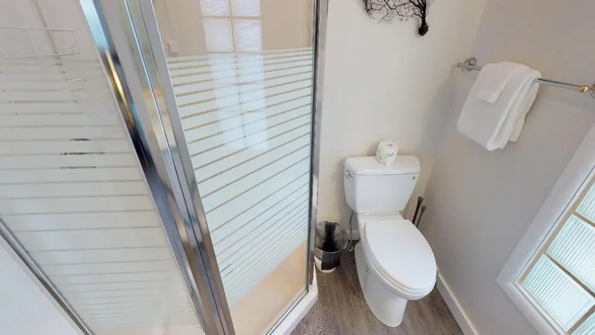 Woodley Beach House 2 Bedrooms 2 Bathrooms Home