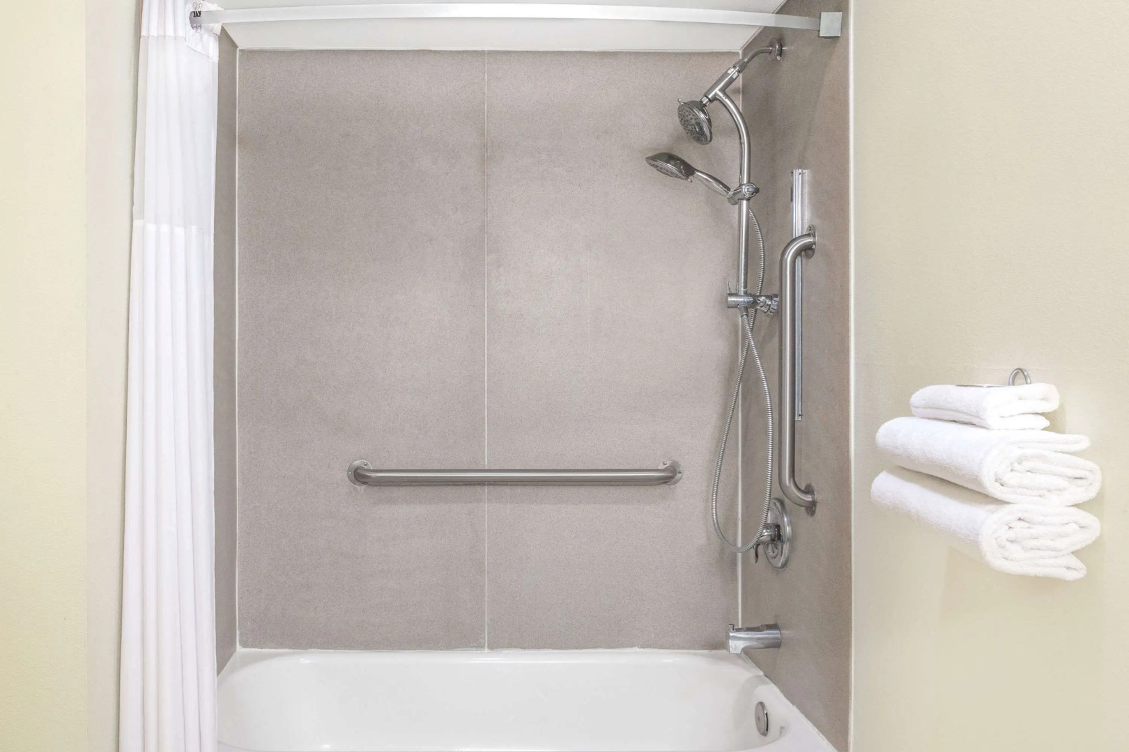 Days Inn by Wyndham Kingman East