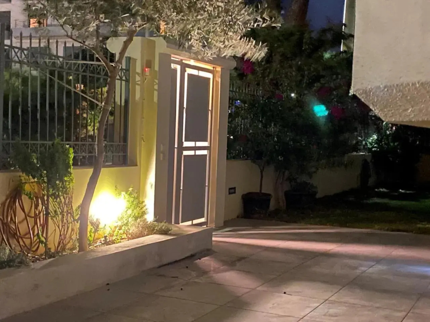 Bright, Cosy Studio close to Glyfada Beach & Center