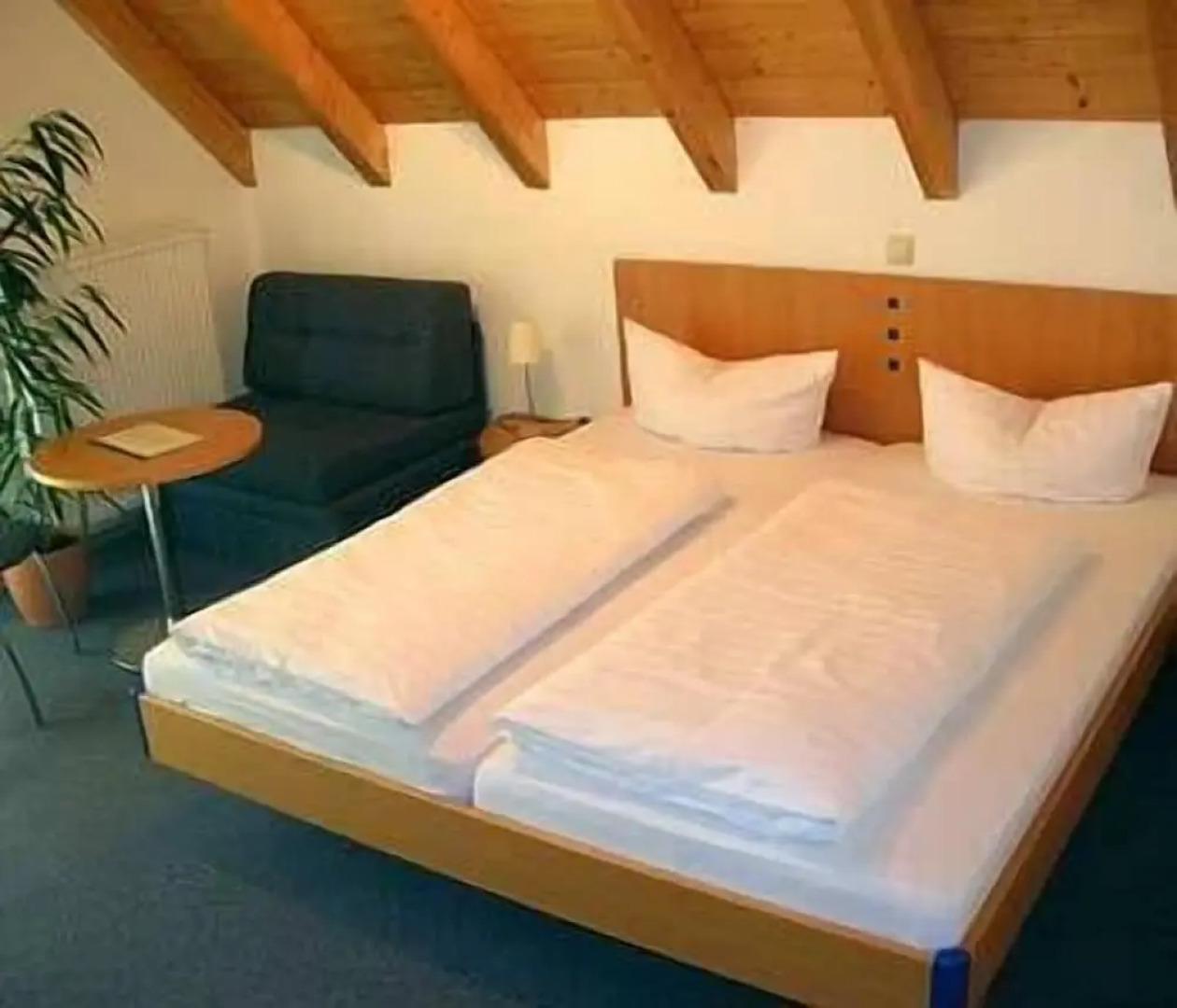 Hotel & Gästehaus Im Ziegelweg garni