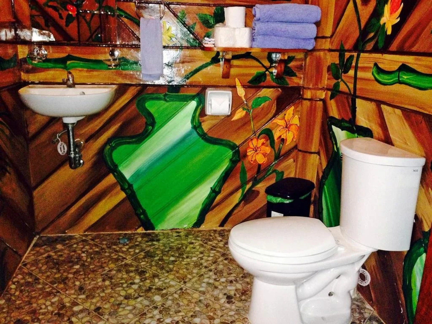 Ausan Beach Front Cottage and Restaurant