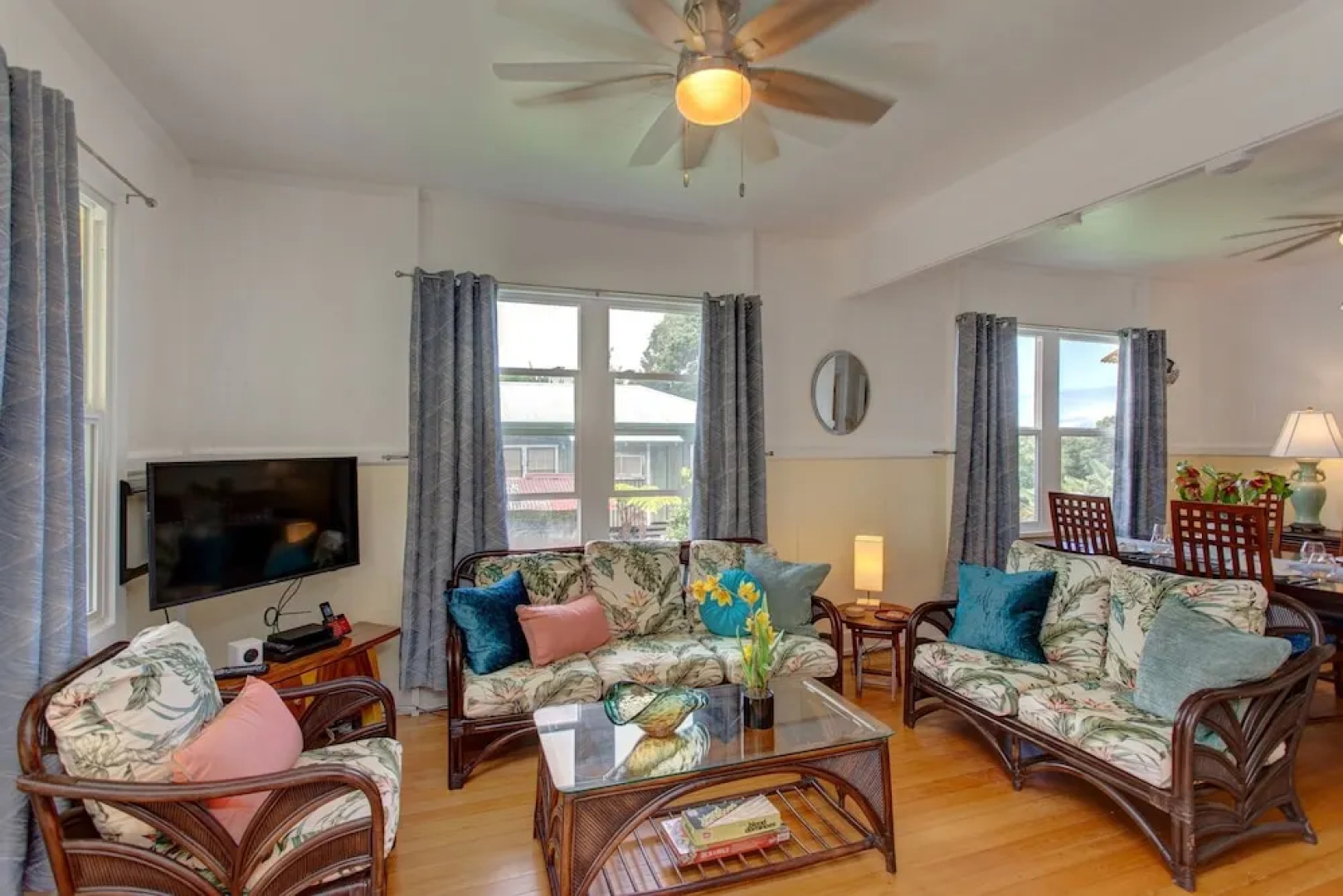 Hale Pikonia In Historic Honokaa Town 2 Bedroom Home