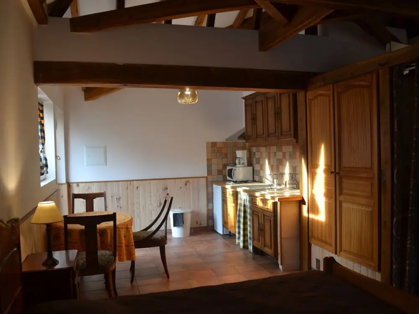 Well-kept Mobile Home Situated Among Vineyards in Dordogne