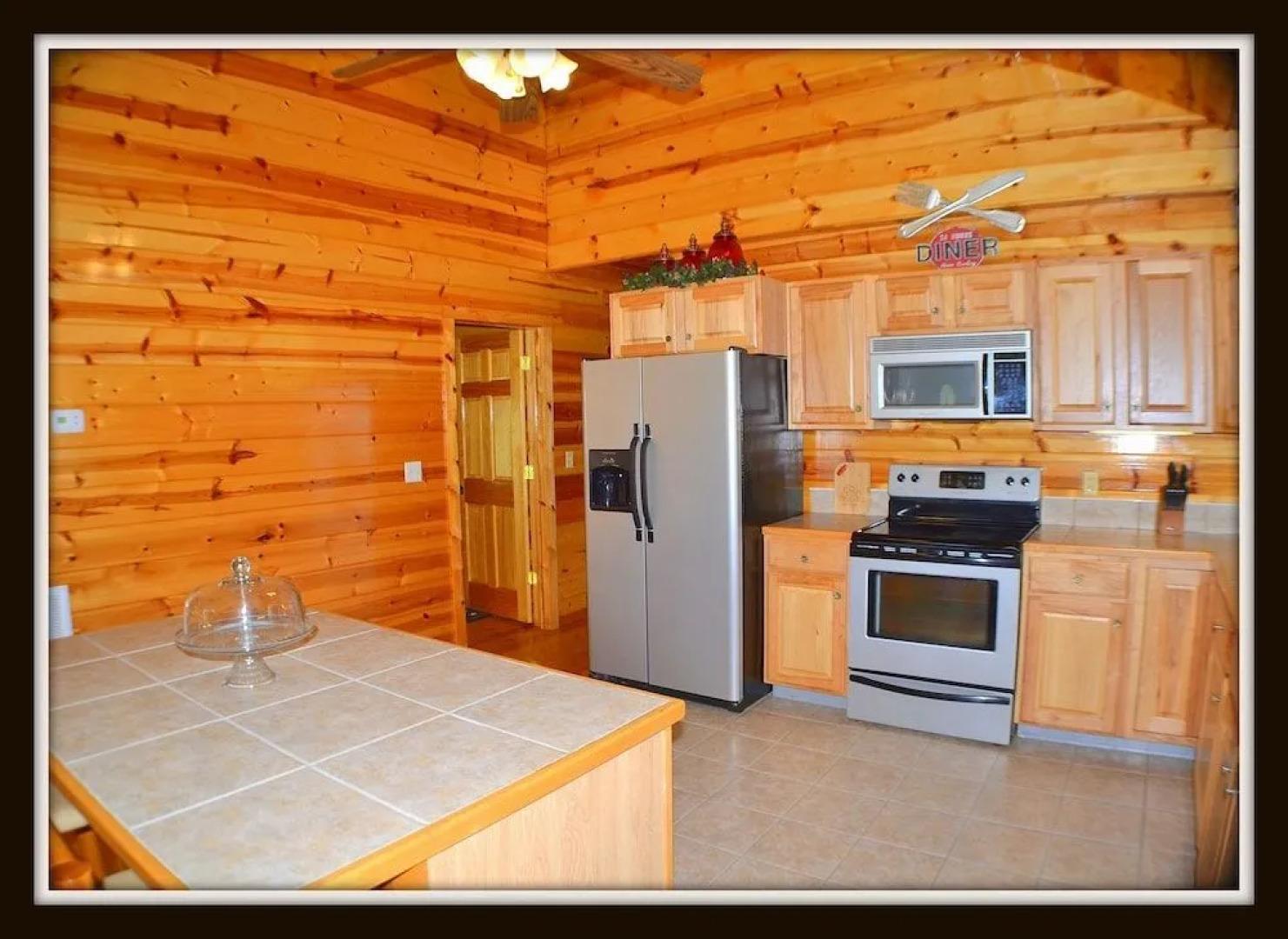Little Sugar Camp 3 Bedroom Cabin by RedAwning