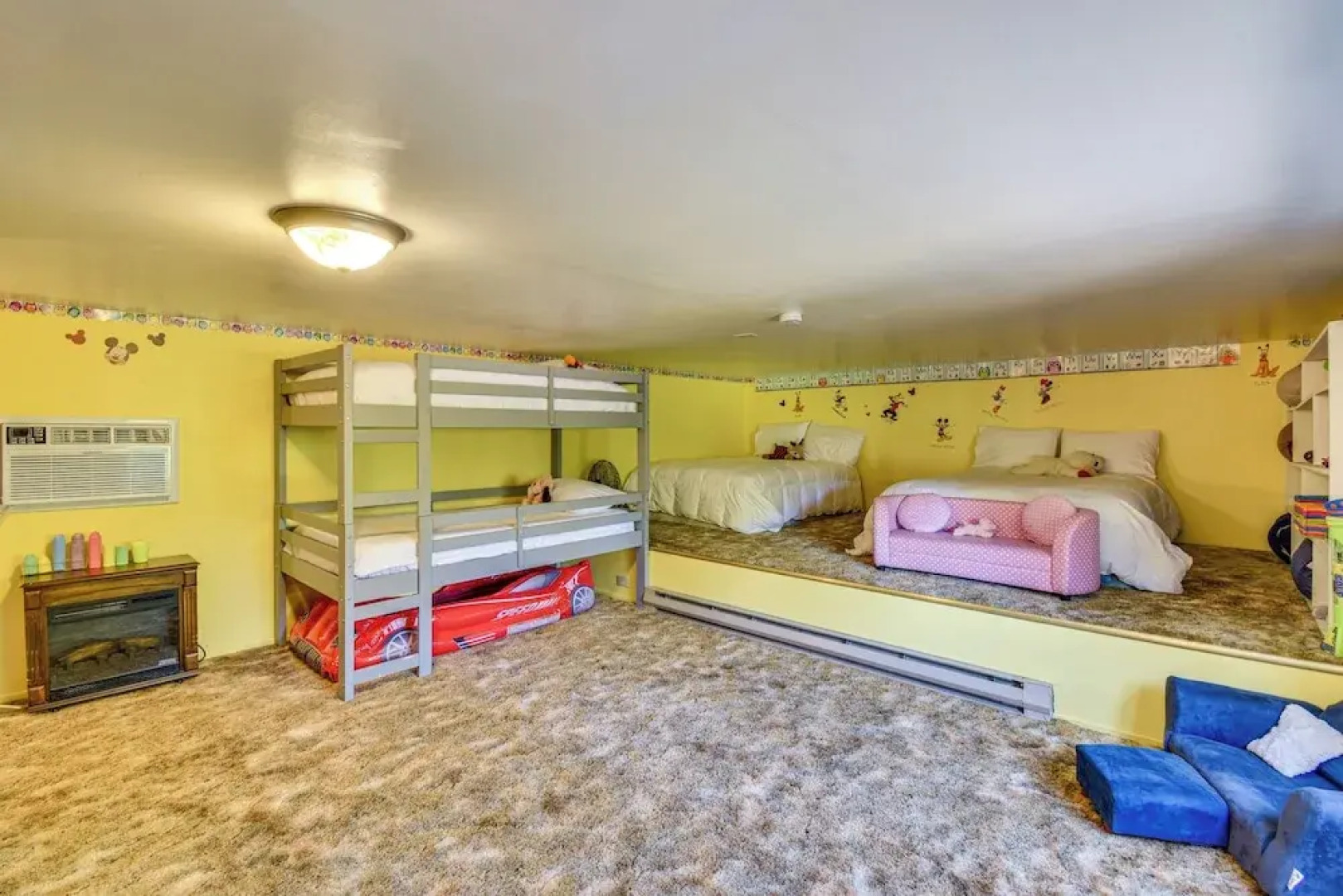 Peaceful Groveland Home w/ Deck + Fire Pit!