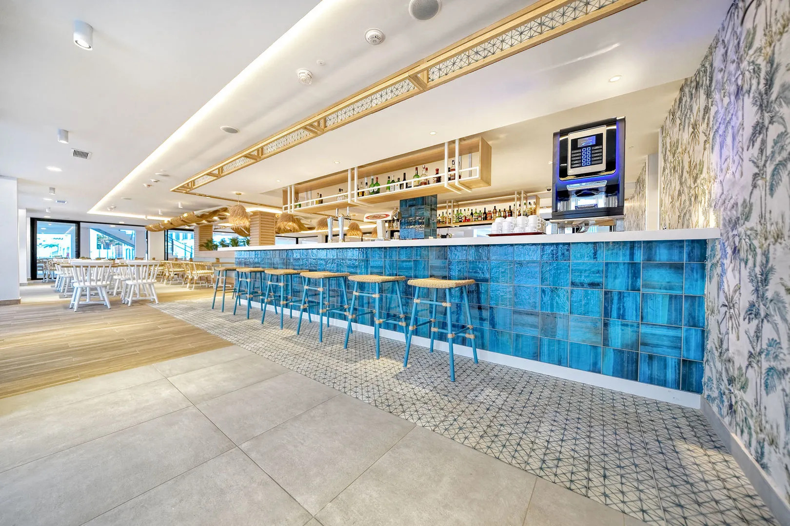 Отель Broncemar Beach Suites