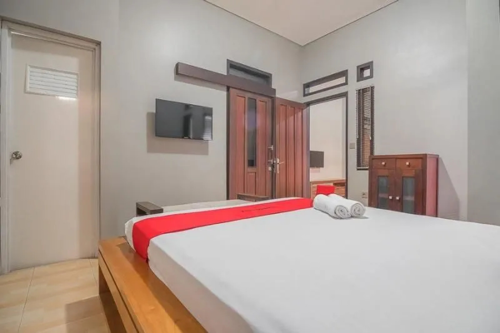 RedDoorz Syariah near Politeknik Negeri Bandung 3