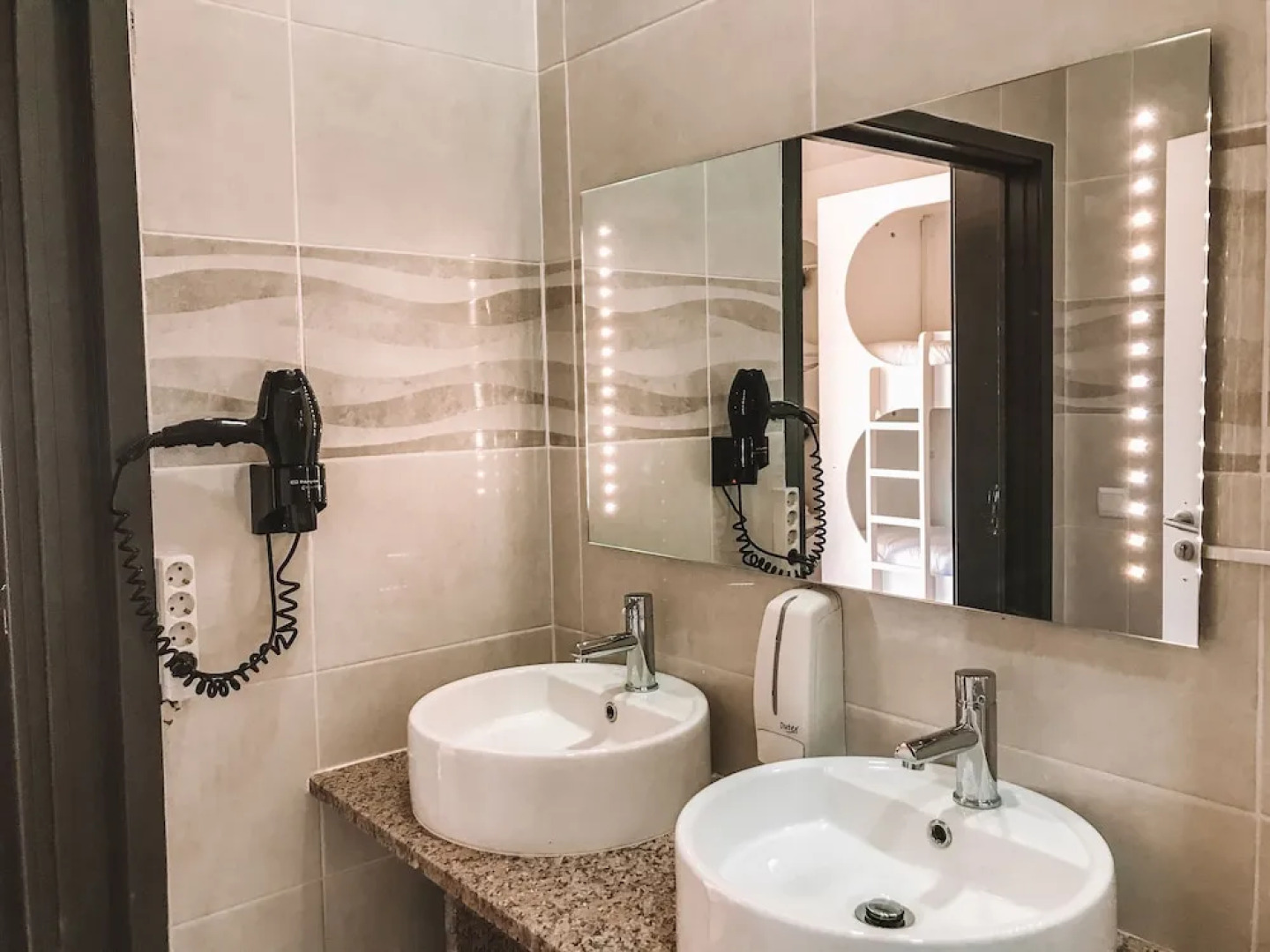 Urban Garden Porto Central Hostel