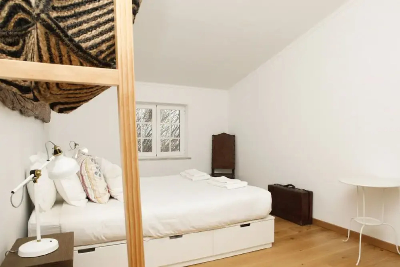 Cushy Apartment with garden in Estoril