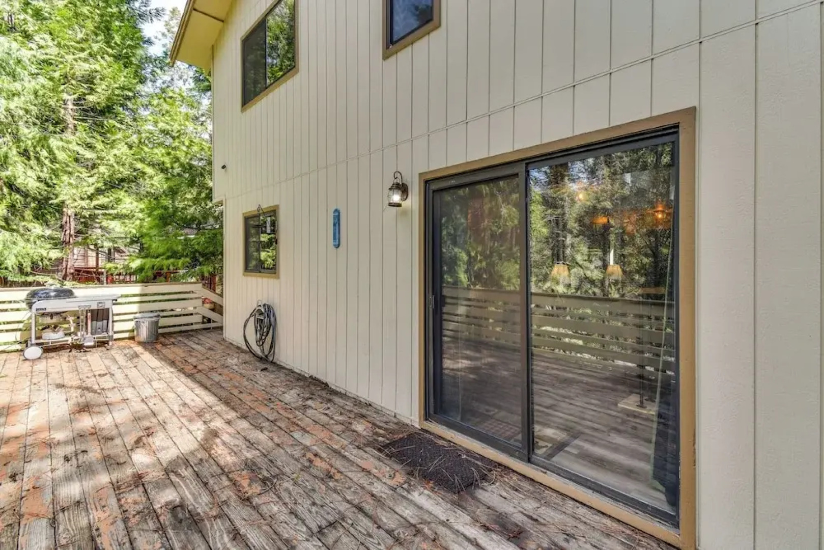 2 Mi to Mi-wuk Village: Cabin w/ Large Deck