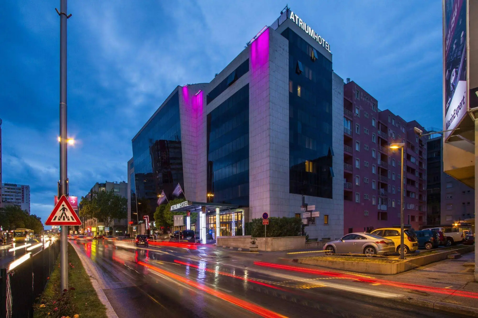 Atrium Hotel