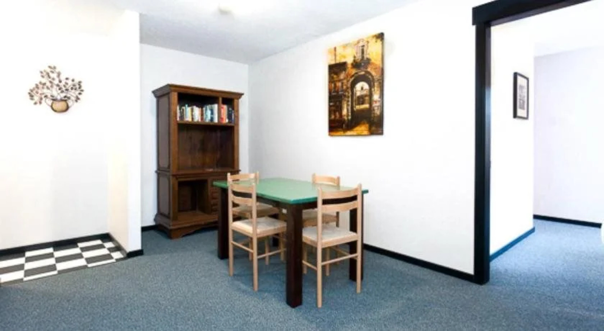 The Bulldog Hotel Silver Star