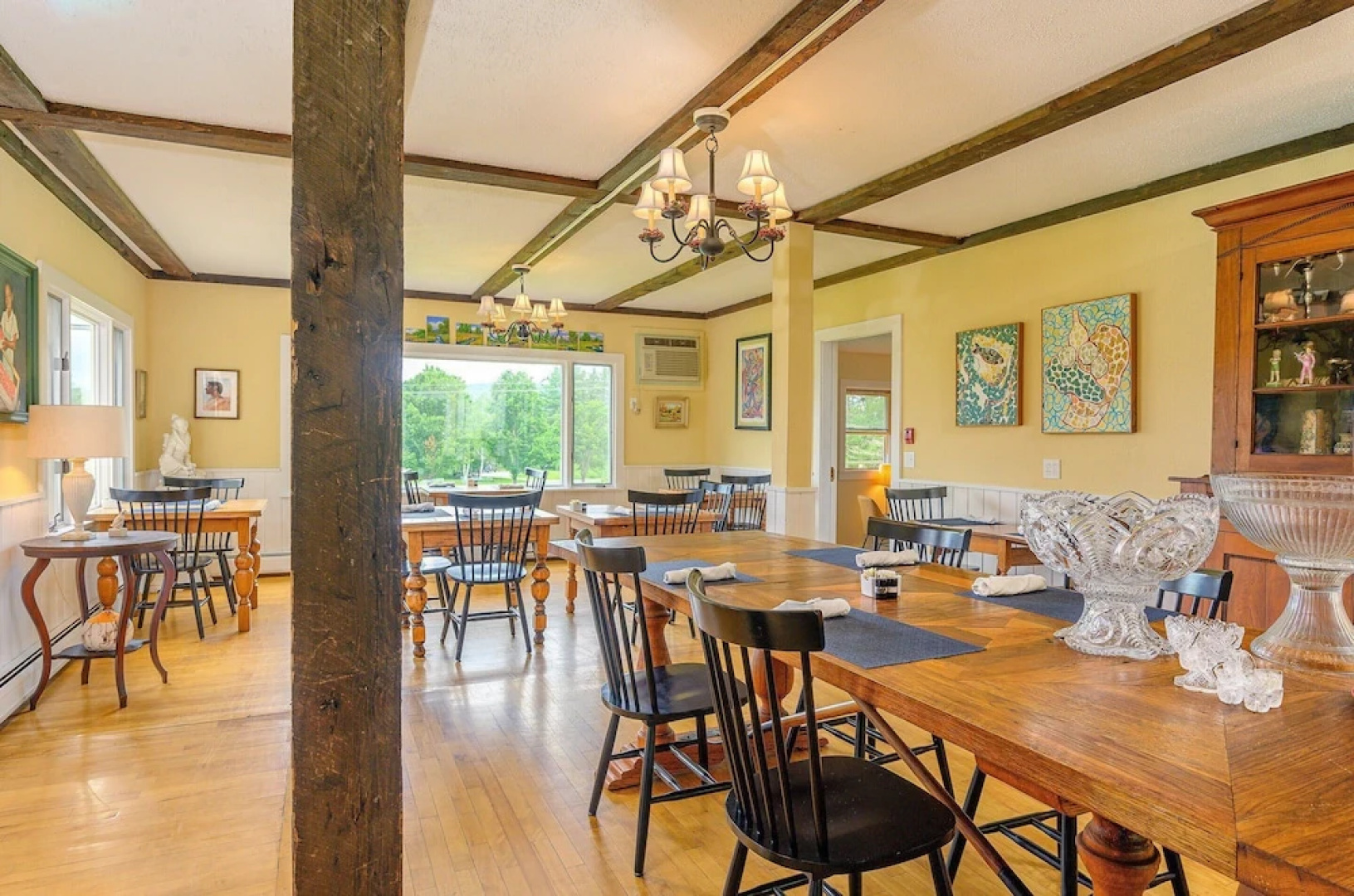 Brass Lantern Inn